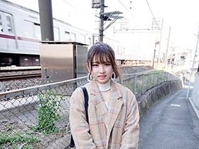 福岡から東京にオーディションに来た美少女は交通費を稼ぐ為に日々頑張る姿は感動もの。だが何も知らず動画販売される サンプル動画サムネイル